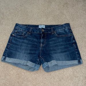 Aeropostale Mid Rise Jean shorts Size 9/10